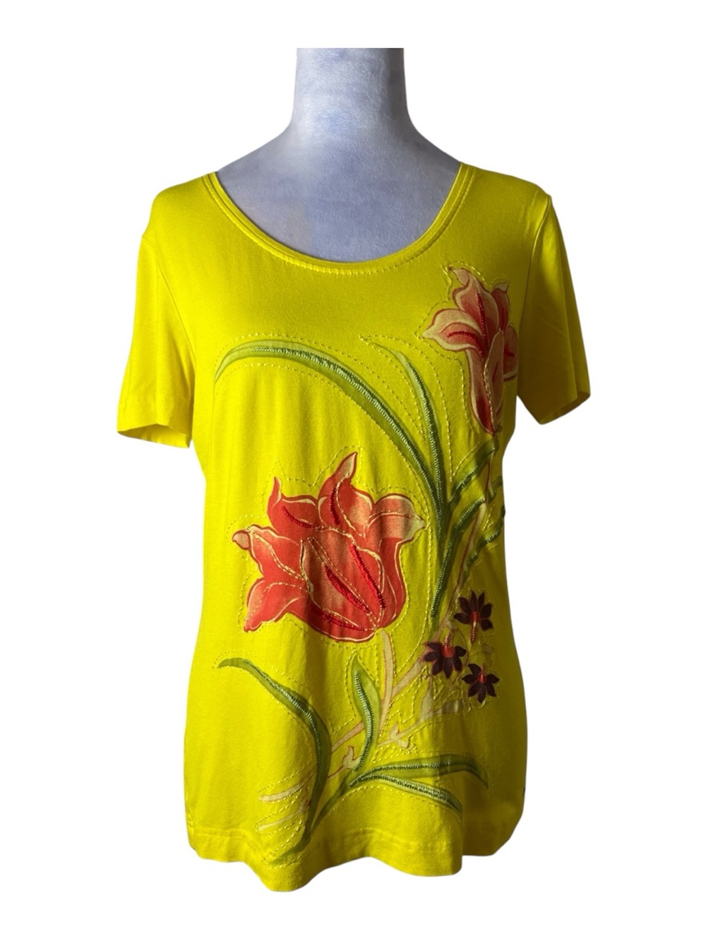 Escada Yellow Floral Scoop Neck Tee with hibiscus flower print sz 38 US 6M